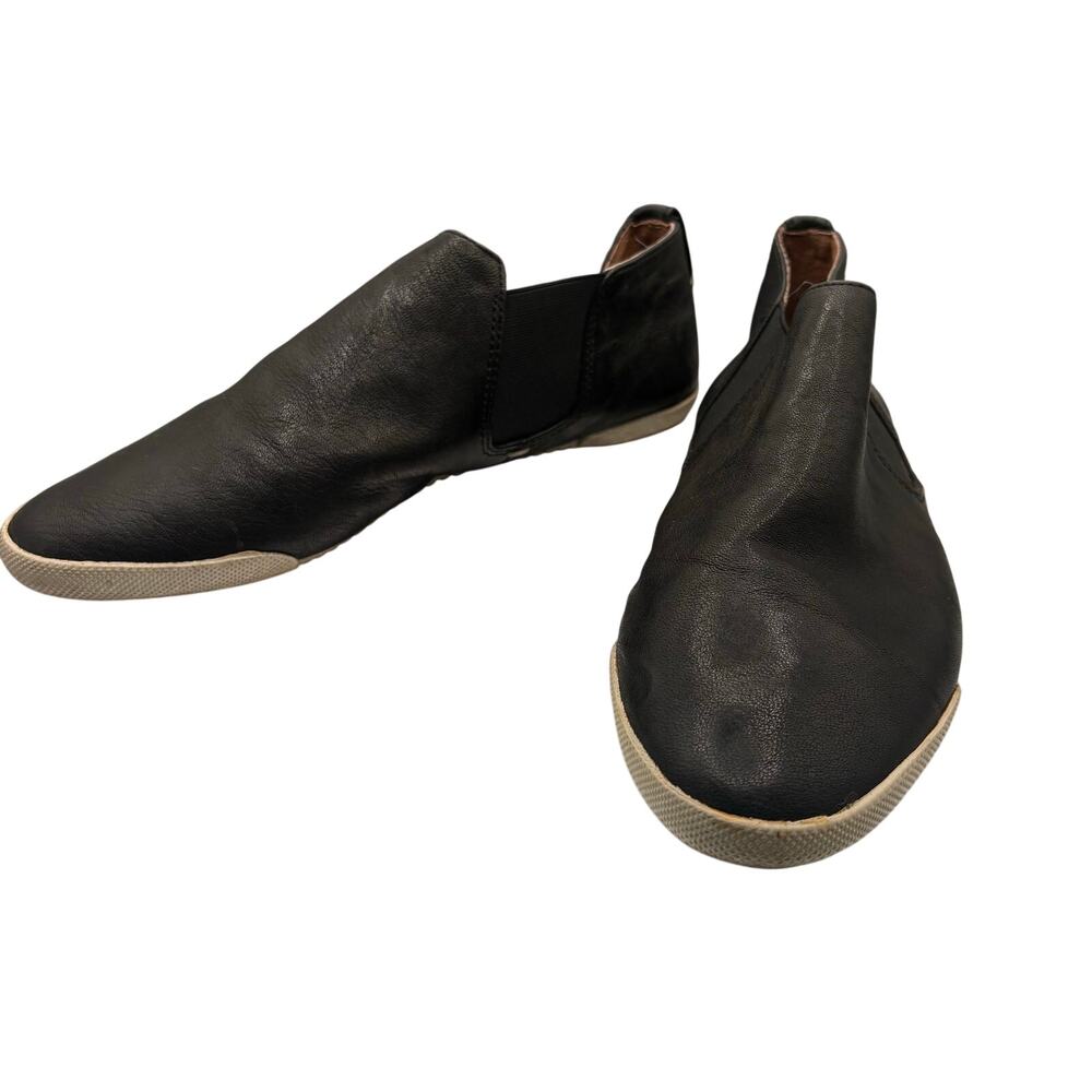 Frye Black Leather Slip On Flats Loafers Men’s Neutral Classic Preppy Minimal